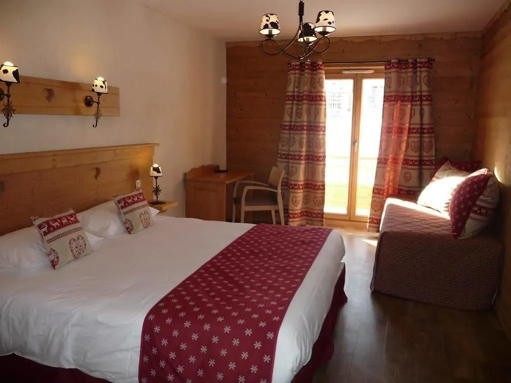 Chalet-Hotel Le Beausoleil, The Originals Relais Fontcouverte-la-Toussuire Hotel